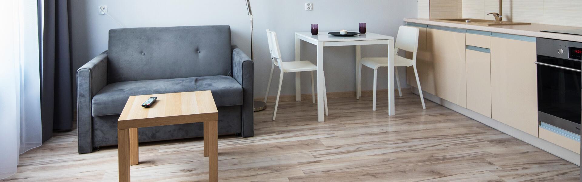 Slajd #1 Standard, kuchnia, fotel, stolik, krzesła